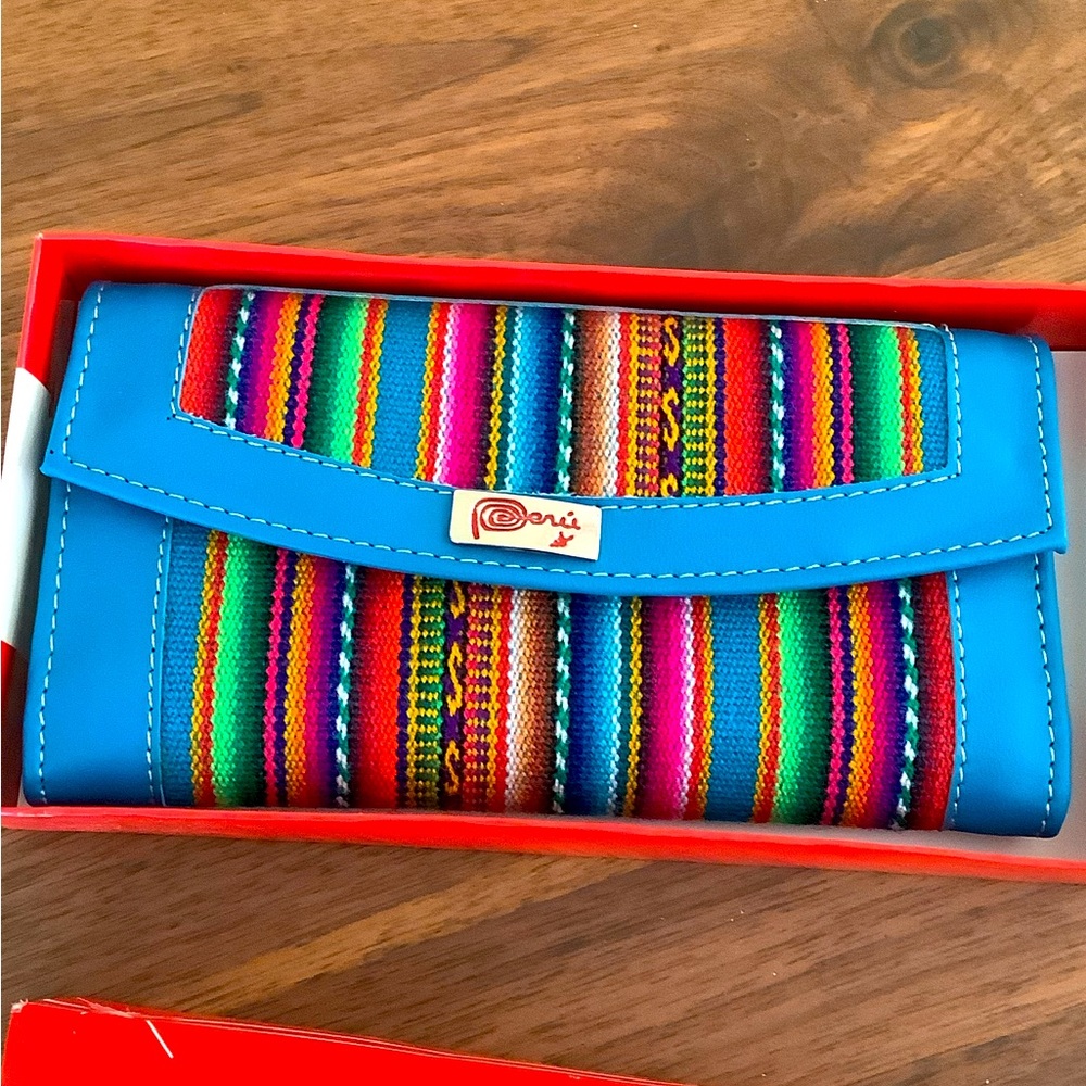 Bnwt Peruvian crafted wallet